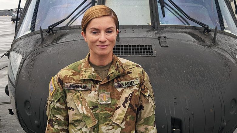 Pilotja nga Kosova që po çon para traditën ushtarake të familjes