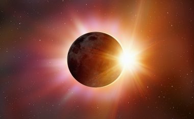Përgatituni për eklipsin e parë diellor të vitit 2021