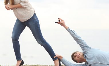 “Është më mirë të pres”: Arsyet më të shpeshta pse femrat vendosin të mos martohen