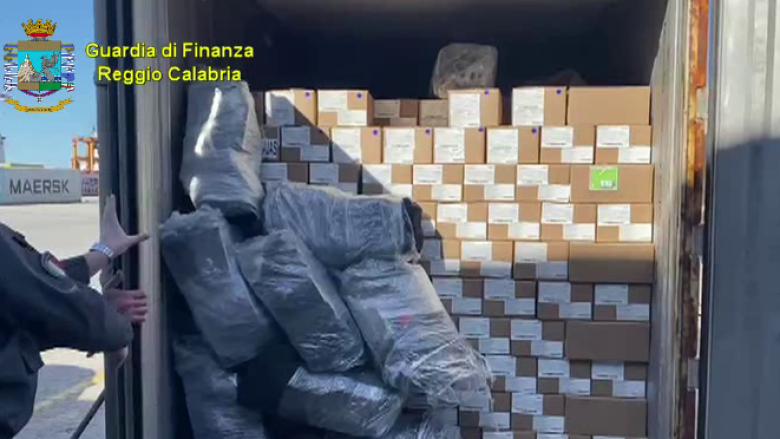 Guardia di Finanza tregon vlerën e drogës së konfiskuar në Kosovë, nëse do të shitej me pakicë
