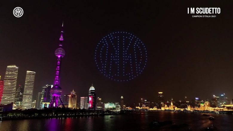 Tifozët kinezë të Interit krijojnë një shfaqje të pabesueshme me drita të komanduara nga dronët pas fitimit të Scudettos