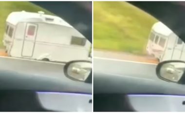 Me veturë tërheq kamp-shtëpizën nëpër një autostradë në Britani, shoferi nuk e dinte që i ishte shfryrë goma – ndalet nga policia