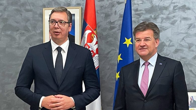 Lajçak diskuton me Vuçiq për dialogun