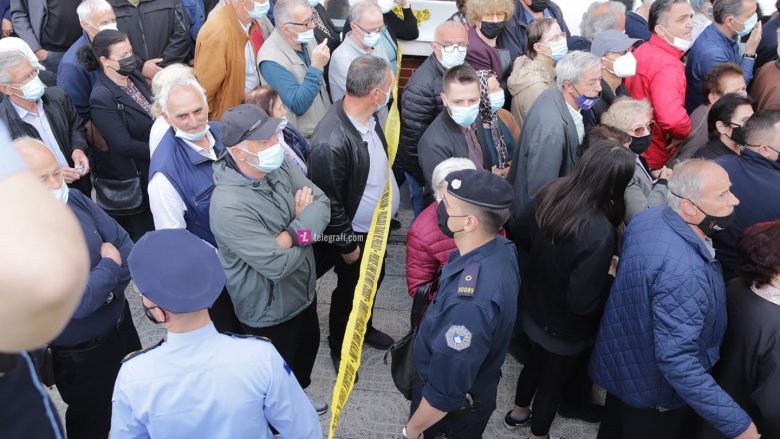 AAK kërkon seancë të jashtëzakonshme për vaksinat dhe menaxhimin e pandemisë