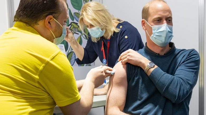 Princi William merr dozën e parë të vaksinës anti-COVID