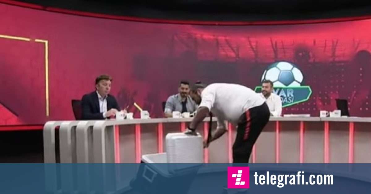 The Turkish sports analyst breaks the refrigerator with a hammer on the show