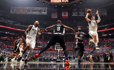 Spektakël basketbolli në ndeshjet e para të ‘Play-Off’-it në NBA