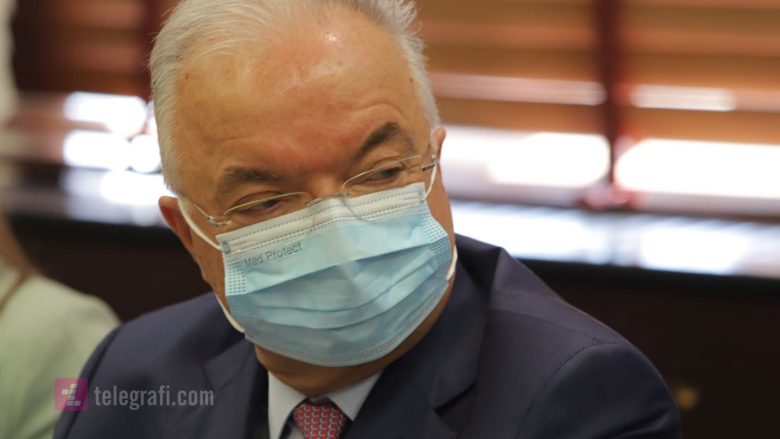 Deputeti Xhavit Haliti dënohet për mosmbatje të maskës