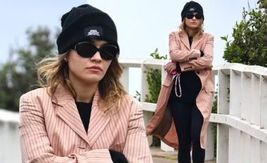 Në Sydney bien temperaturat, Rita Ora fillon ta ndjejë të ftohin në kontinentin australian
