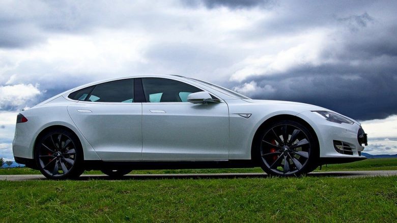 Tesla gjobitet në Norvegji për çështje që kanë të bëjnë me baterinë