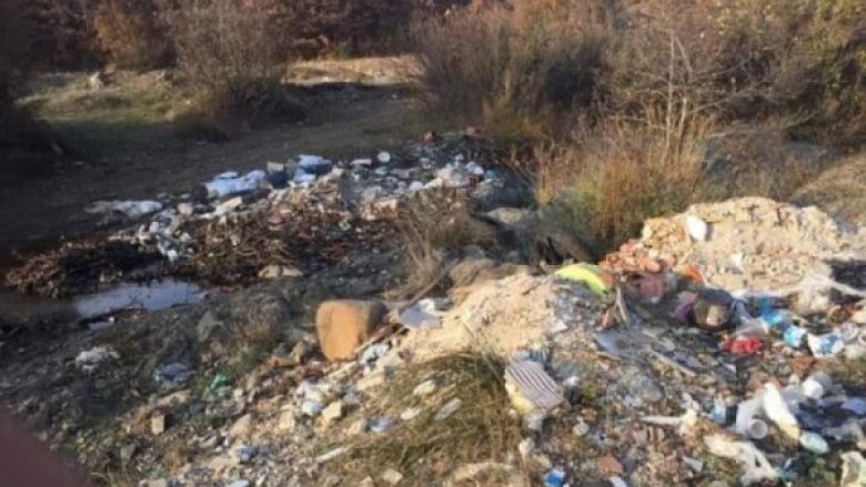 Në Gjakovë nis fushata për shqiptimin e gjobave për hedhësit e mbeturinave