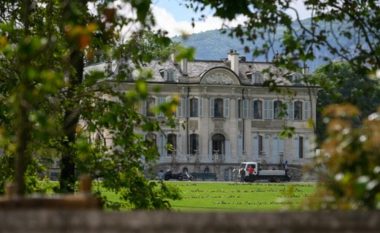 Vila zvicerane për bisedime “të vështira”, kjo rezidencë do të pret Bidenin dhe Putinin