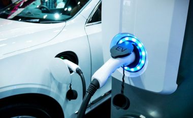 Cilat janë veturat elektrike që mund të përshkojnë më së shumti kilometra para se të zbrazet bateria?