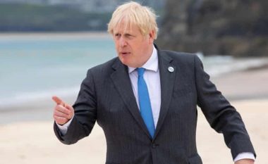 Boris Johnson pyetet nga gazetarja nëse Putini është vrasës: E keni parë çfarë u ka ndodhur kundërshtarëve të tij?