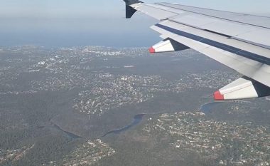 Shakaja që po i habit pasagjerët që me aeroplan shkojnë në Sydney, nuk janë të sigurt nëse kanë arritur në qytetin e duhur