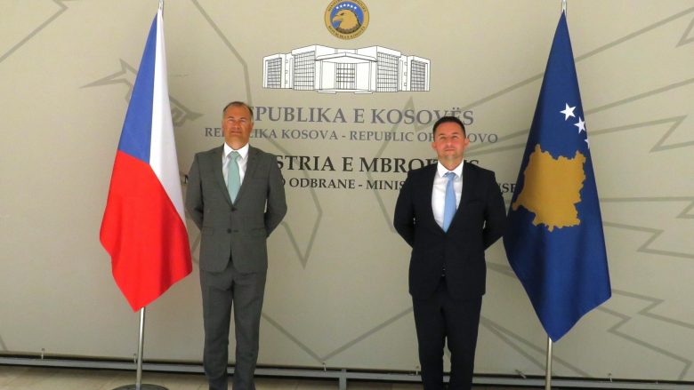 Mehaj takohet me ambasadorin e Çekisë, konfirmohet mbështetja për Kosovën