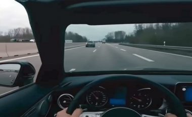 Si duket kur një veturë ju kalon pranë syve duke lëvizur me 332 kilometra në orë – Mercedes AMG E 63 S e bën një gjë të tillë