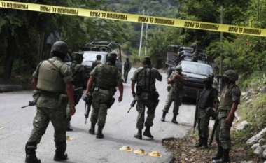 18 trupa të bërë shoshë nga plumbat gjenden pas betejës së karteleve në veri të Meksikës