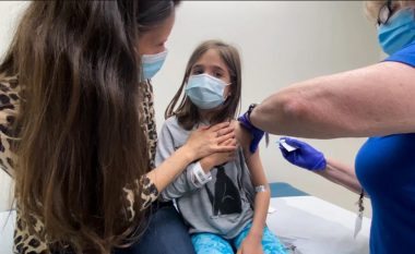Vendet e BE-së nisin vaksinimin e adoleshentëve
