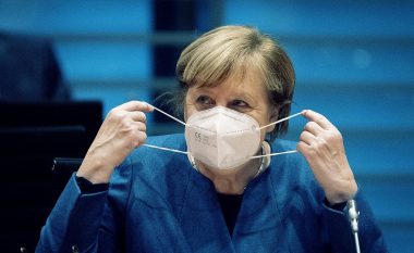 Merkel: Rënia e numrit të të infektuarve është e kënaqshme, por nuk ka mbaruar