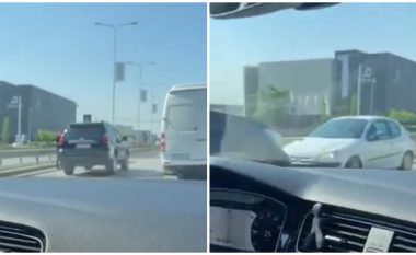 Në magjistralen Prishtinë – Ferizaj një shofer vozit në anën e kundërt të rrugës