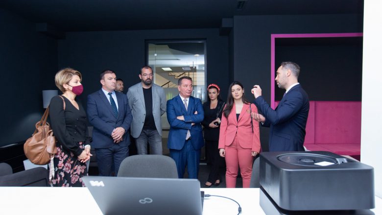 Komisioni për Ekonomi, Industri dhe Ndërmarrësi vizitoi Qendrën e Inovacionit të Kosovës