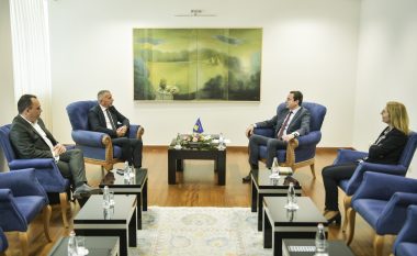 Kurti takon deputetin shqiptar në Kuvendin e Serbisë, kërkohet bashkëpunim për të drejtat e shqiptarëve në Luginë