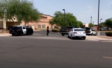 Një i vdekur dhe 13 të plagosur pas një sulmi në Arizona