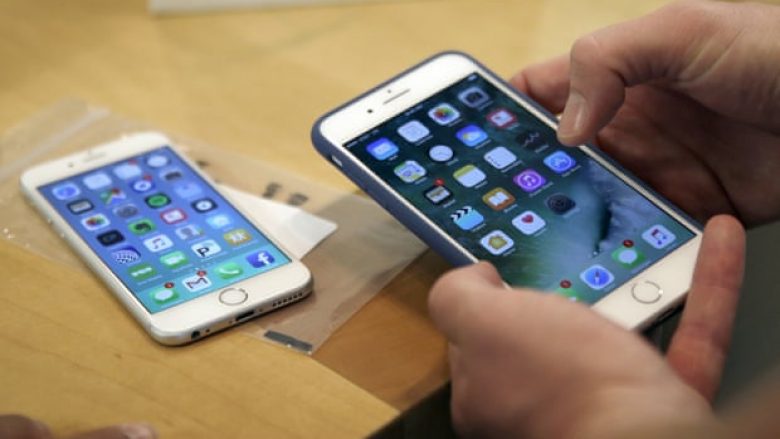 Apple i pagoi një gruaje miliona dollarë, pasi teknikët përdorën iPhone-in e saj për të postuar pamje eksplicite në internet