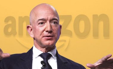 Më shumë se 75,000 njerëz nënshkruajnë peticion për të ndaluar Jeff Bezos të kthehet në Tokë pas udhëtimit në hapësirë