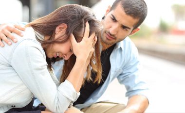 Katër gjërat që duhet të dini nëse partneri juaj vuan nga ankthi. Si mund ta ndihmoni?