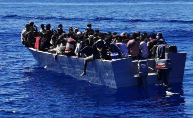 Shtatë të vdekur pasi anija e migrantëve përmbyset nga Lampedusa të Italisë