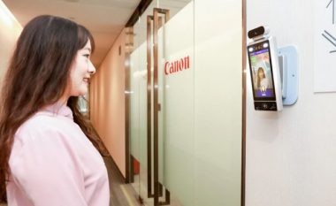 Kamerat e “njohjes së buzëqeshjes” lejojnë të hyjnë në zyre vetëm punëtorët ‘e lumtur’