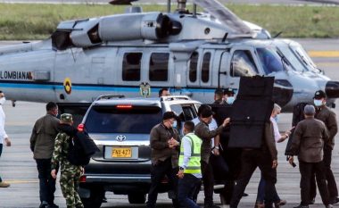 Sulmohet me armë helikopteri që bartte presidentin e Kolumbisë