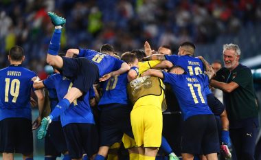 Pjesa e parë, Itali 1-0 Zvicër: Vendos goli i Locatellit