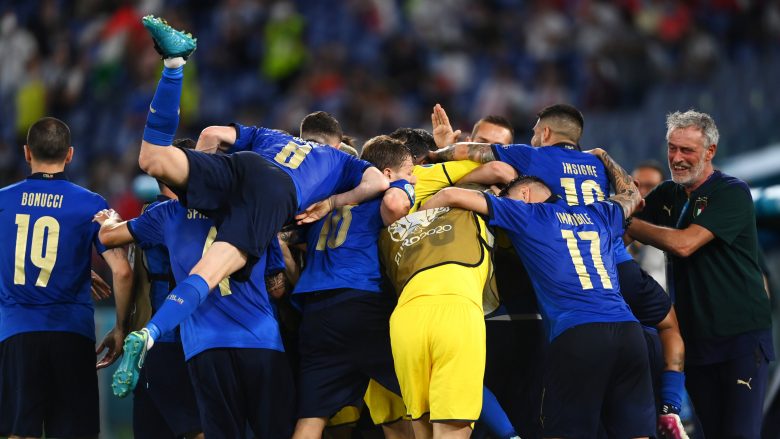 Pjesa e parë, Itali 1-0 Zvicër: Vendos goli i Locatellit