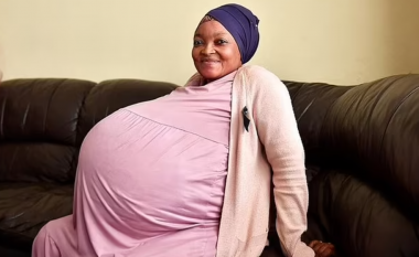 Një grua nga Afrika e Jugut thotë se ka lindur 10 fëmijë
