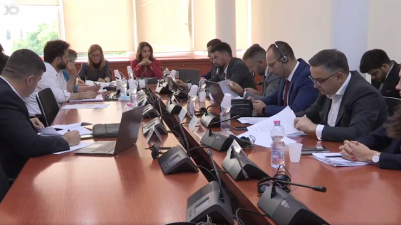 Iniciohet shkarkimi i anëtarëve të Këshillit të Pavarur Mbikëqyrës për Shërbimin Civil