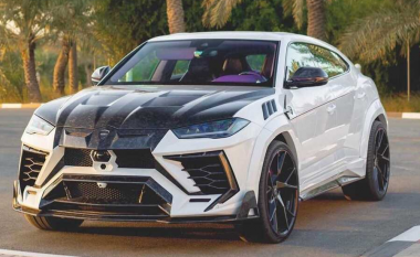 Lamborghini Urus i Mansory me brendësi të purpurt