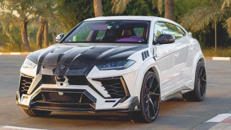 Lamborghini Urus i Mansory me brendësi të purpurt