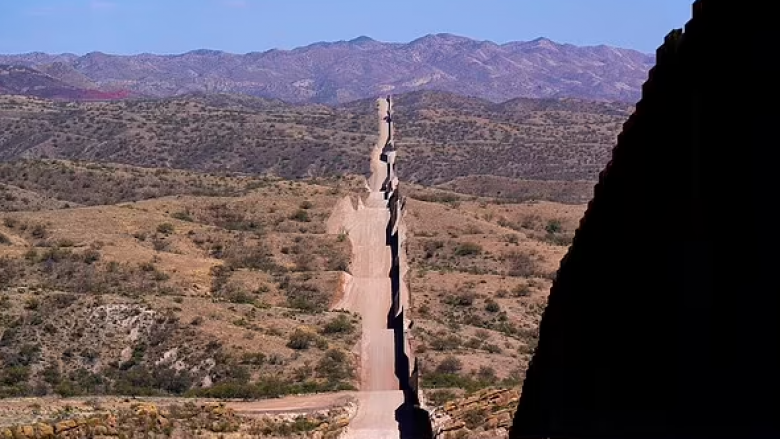 Teksasi do të ndërtojë murin e vet kufitar me Meksikën