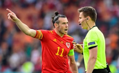 Humbi nga Danimarka, por Bale nervozohet më shumë në pyetjen e gazetarit për të ardhmen e tij