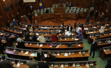 Për shkak të mos-prezencës së kryeministrit, opozita lëshon seancën e Kuvendit