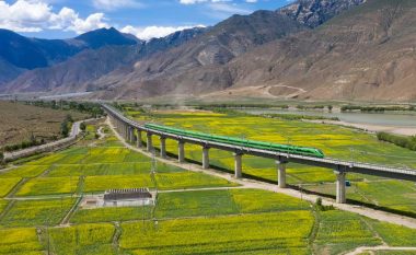 Lëshohet linja hekurudhore 435 kilometra e Tibetit – aty ku për të përballuar lartësinë, pasagjerët do të kenë nevojë për oksigjen shtesë