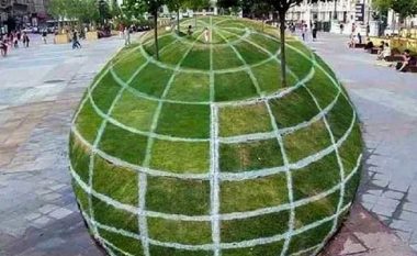 Një foto e një iluzioni optik nga Parisi hutoi njerëzit!