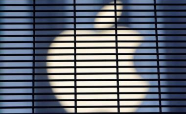 Apple në bisedime me dy firma të mëdha, mbi furnizimet me bateri për makinën e saj elektrike