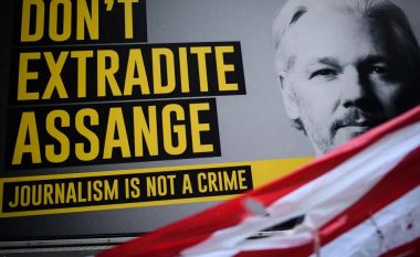 Deputetët britanikë i drejtohen Bidenit: Hiqni dorë nga ekstradimi i Assanget
