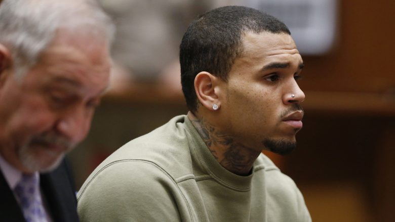 Pas Rihannës, Chris Brown thuhet se po akuzohet për dhunë ndaj një tjetër femre
