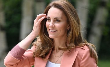 Veshja e thjeshtë e Kate Middleton është thjeshtë mahnitëse
