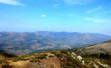 Policia nuk lejon alpinistët të vizitojnë Malet e Sharrit, as shqiptarët e as ata serbë